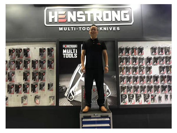 德資企業考察團隊走進工具柜廠家天金岡，實地考察工廠！