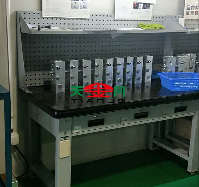 重型鋼板臺虎鉗工作臺