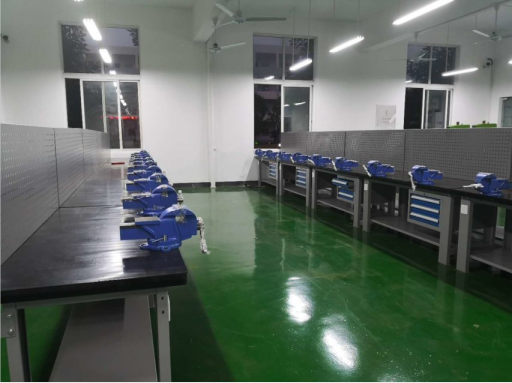 天金岡鋼木鉗工桌--客戶場景