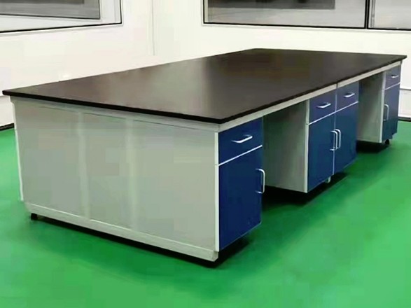 實(shí)驗(yàn)臺(tái)