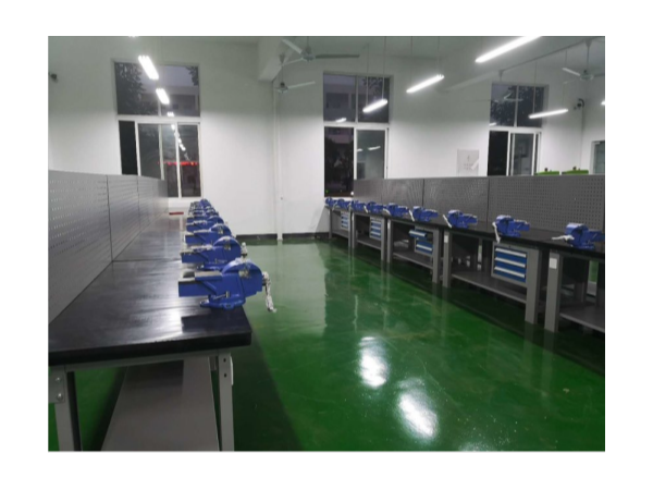 臺(tái)虎鉗工作桌的互聯(lián)網(wǎng)直賣(mài)模式，優(yōu)勢(shì)到底在哪里？【天金岡】