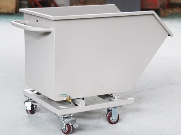 工業(yè)廢料收集難怎么辦？讓鐵屑車(chē)來(lái)幫你解決