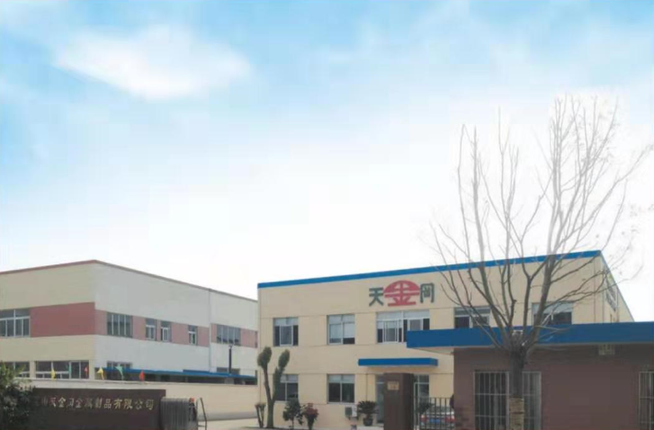 昆山天金岡工廠車間使用產(chǎn)品：工具柜、工具車、工作桌！