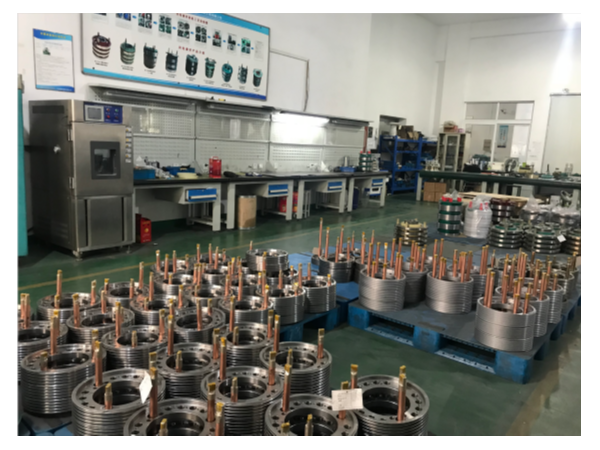 跟著鉗工工作臺(tái)鉗工桌的故事走，那是你無(wú)法訴說(shuō)的美【天金岡】