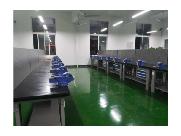 老虎鉗工作桌哪里找，品質(zhì)廠家，堅(jiān)固耐用【天金岡】