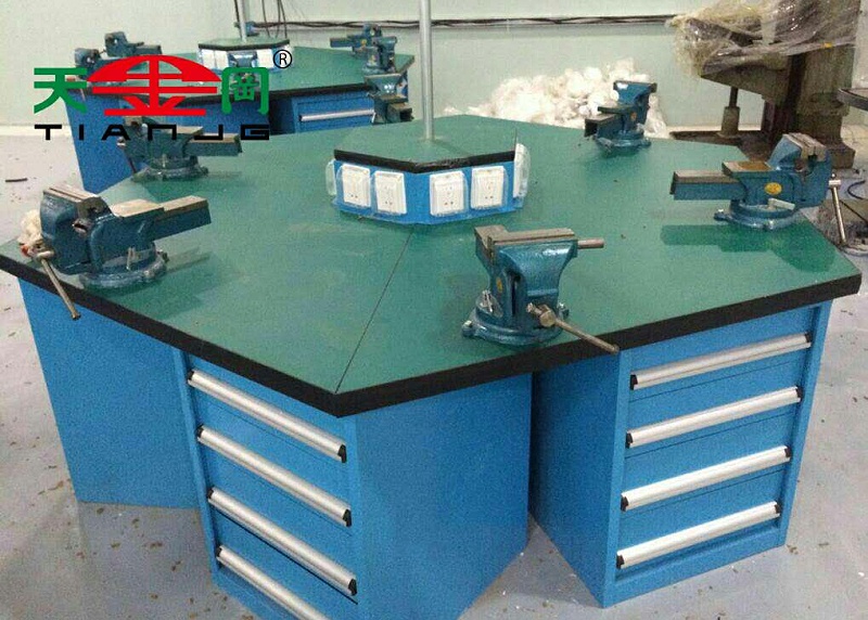 六角鉗工工作臺(tái)定制