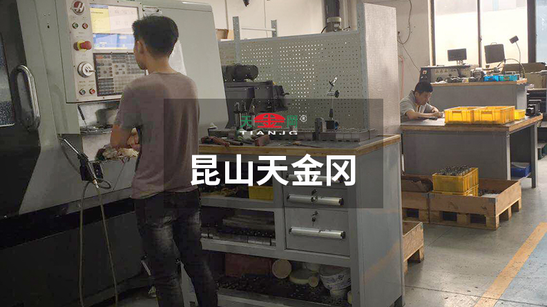 工具柜廠家哪個好，天金岡告訴你-品質(zhì)鑄就品牌！