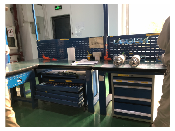 這9點(diǎn)告訴你，如何選擇一個(gè)好的鉗工桌廠家【天金岡】